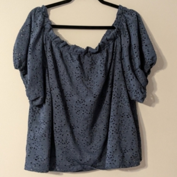 Vince Camuto Blue Puff Sleeve Smocked Blouse - Picture 4 of 9